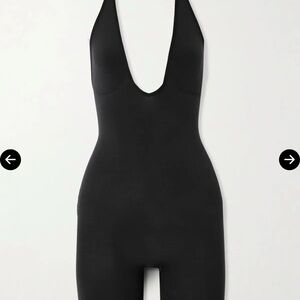 SKIMS plunge halter mid thigh bodysuit Black sz XXS